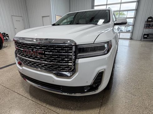 Used 2023 GMC Acadia Denali AWD/4WD image 3