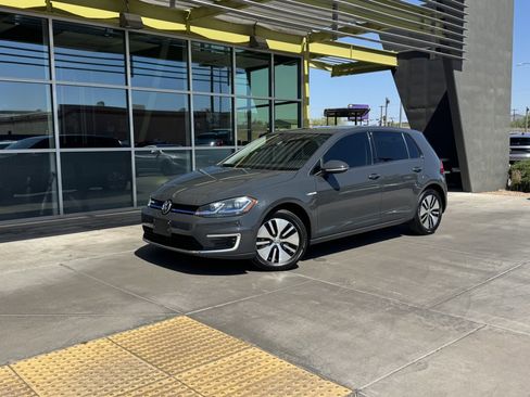 Used 2019 Volkswagen e-Golf SEL Premium image 1
