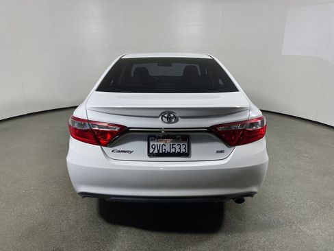 Used 2015 Toyota Camry SE FWD image 4