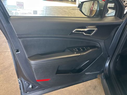 Certified 2023 Kia Sportage EX image 16