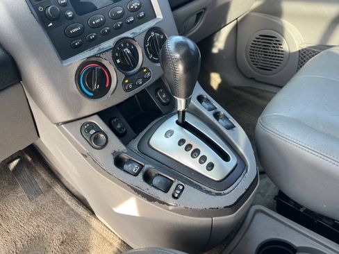 Used 2005 Saturn Vue AWD V6 w/ Safe & Sound Pkg image 20