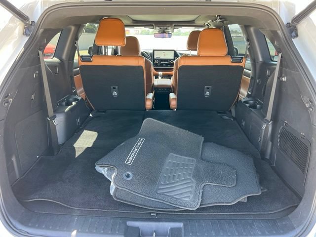 Used 2023 Toyota Highlander Platinum FWD image 58