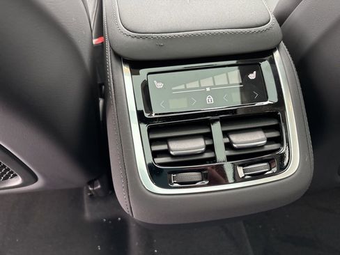 New 2026 Volvo XC90 B6 Core w/ Protection Package Premier AWD/4WD image 38