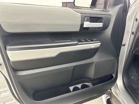 Used 2017 Toyota Tundra Limited image 17
