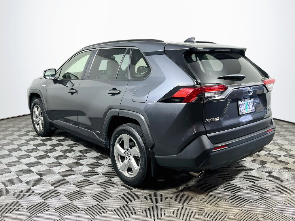 Certified 2021 Toyota RAV4 XLE Premium AWD/4WD image 5