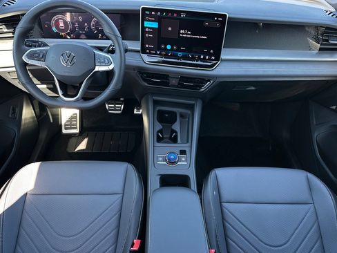 New 2026 Volkswagen Tiguan SE R-Line FWD image 13