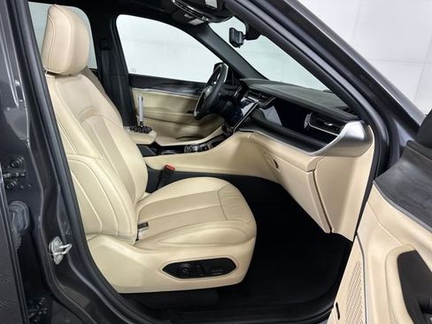 Used 2023 Jeep Grand Cherokee 4WD 4xe w/ Luxury Tech Group II image 29