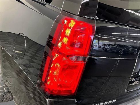 Used 2020 Chevrolet Suburban LT RWD image 26