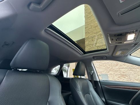 Used 2022 Lexus RX 350L FWD w/ Premium Package image 18