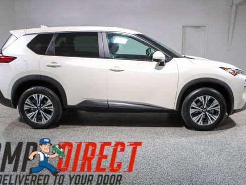 Used 2023 Nissan Rogue SV image 6
