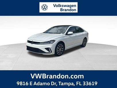 Used 2025 Volkswagen Jetta SE w/ Sunroof Package