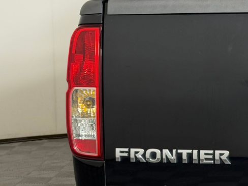 Used 2010 Nissan Frontier SE RWD image 29