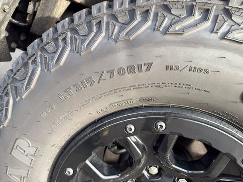 New 2025 Ford Bronco Outer Banks w/ Sasquatch Package AWD/4WD image 12
