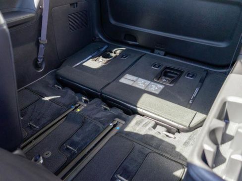 Certified 2025 Kia Carnival SX FWD image 13