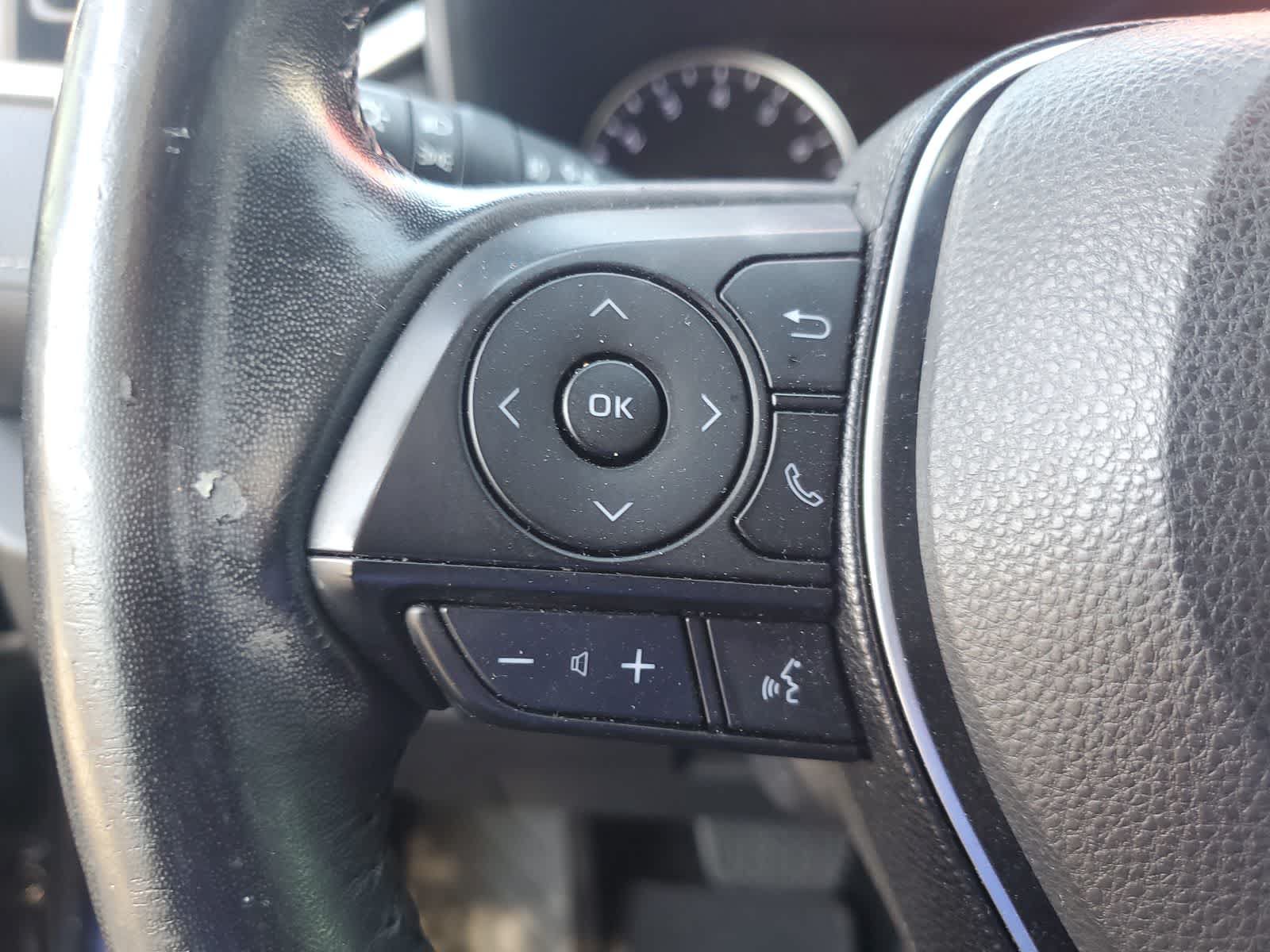 Used 2019 Toyota RAV4 XLE Premium FWD image 20