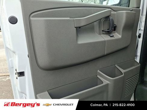 New 2025 Chevrolet Express 3500 Work Van w/ Power Convenience Package image 9