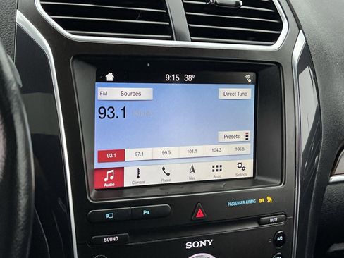 Used 2019 Ford Explorer Limited w/ Class III Trailer Tow Package image 18