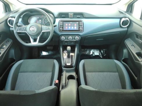Used 2024 Nissan Versa SV image 3