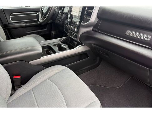 Used 2024 RAM 2500 Big Horn w/ Heated Seats & Wheel Group image 17