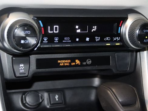 Used 2022 Toyota RAV4 XLE image 43