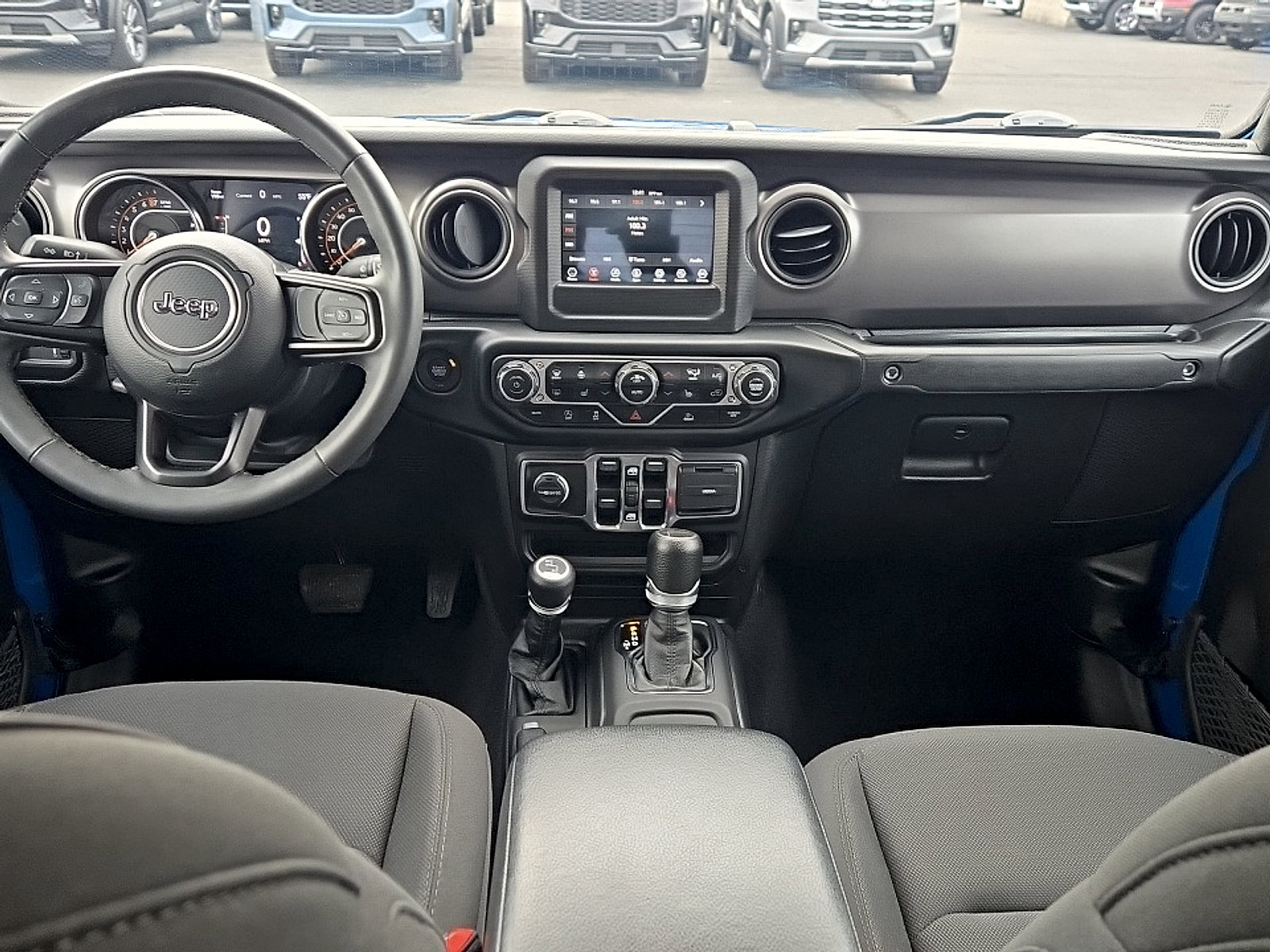 Used 2023 Jeep Gladiator Sport AWD/4WD image 9