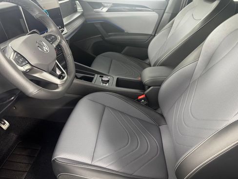 Used 2025 Volkswagen Tiguan SE R-Line AWD/4WD image 14