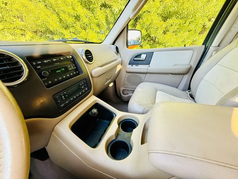 Used 2004 Ford Expedition Eddie Bauer image 47