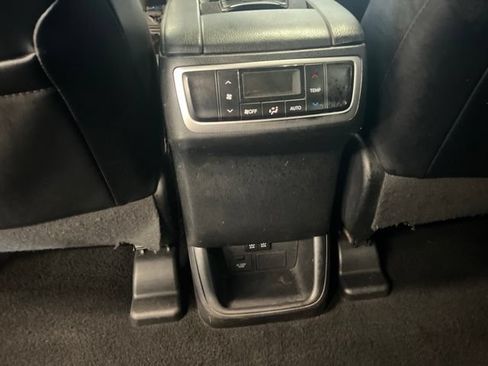 Used 2019 Toyota Highlander XLE AWD/4WD image 36