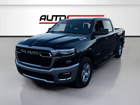 Used 2025 RAM 1500 Big Horn AWD/4WD image 3