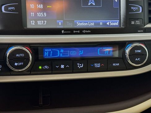 Used 2018 Toyota Highlander XLE image 14