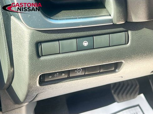 Used 2023 Nissan Rogue SV image 13