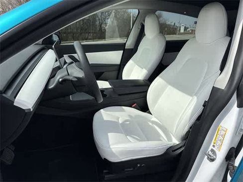 Used 2021 Tesla Model Y Long Range image 13