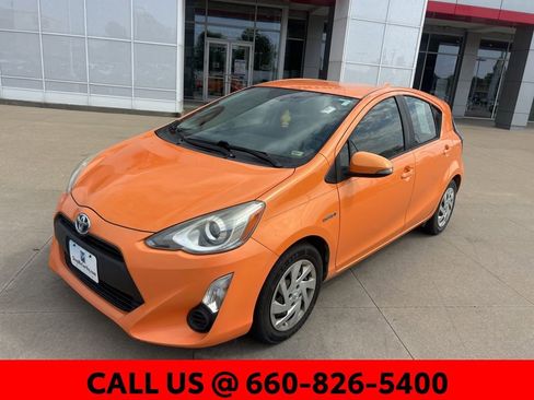Used 2015 Toyota Prius C One image 2