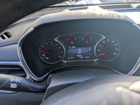 Used 2021 Chevrolet Equinox LT image 18