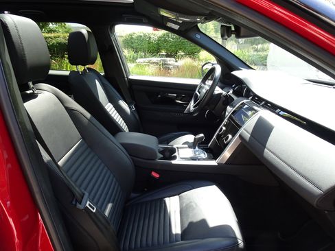 Used 2023 Land Rover Discovery Sport SE image 28