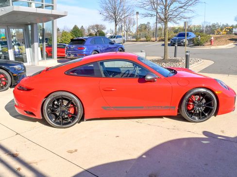 Used 2019 Porsche 911 Carrera T image 4