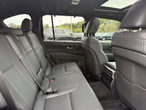Used 2025 Lexus LX 700h Overtrail image 16