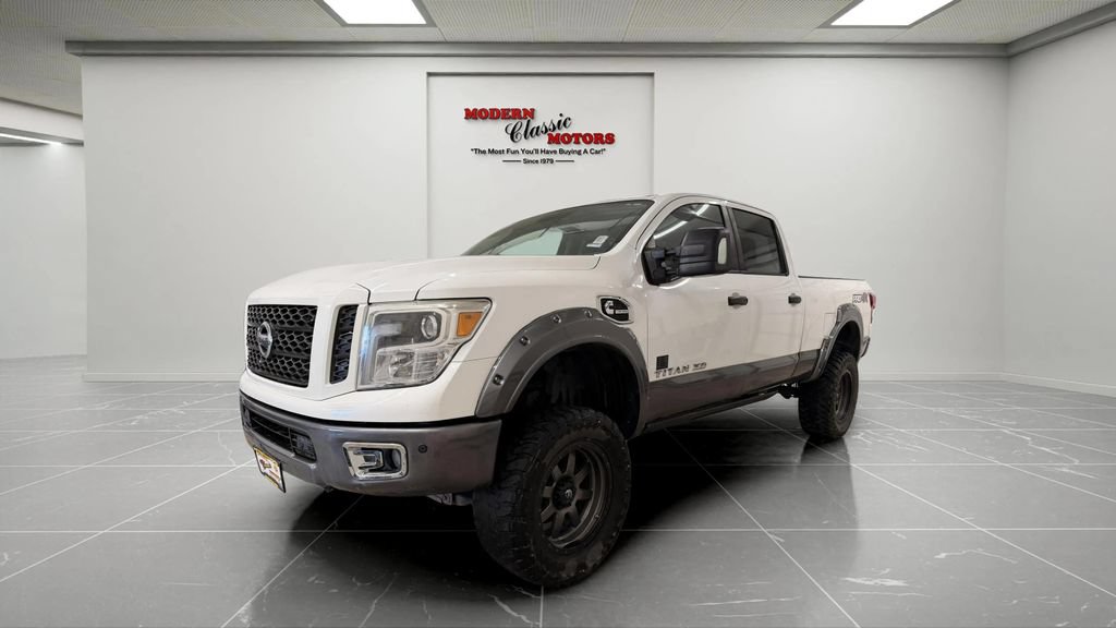 Used 2017 Nissan Titan PRO-4X w/ Pro-4x Convenience Package AWD/4WD image 3