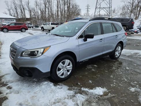 Used 2016 Subaru Outback 2.5i image 3