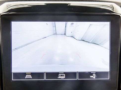 Used 2022 Chevrolet Traverse LT FWD image 15