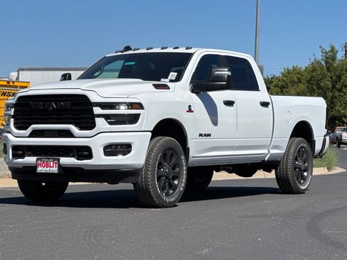 New 2026 RAM 3500 Big Horn AWD/4WD image 7