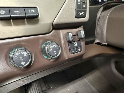 Used 2020 GMC Yukon XL Denali w/ Open Road Package AWD/4WD image 21