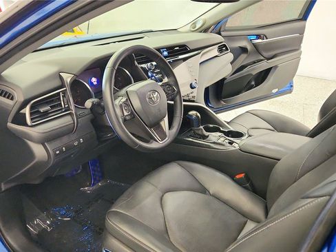 Used 2020 Toyota Camry XSE w/ Navigation Package FWD image 22