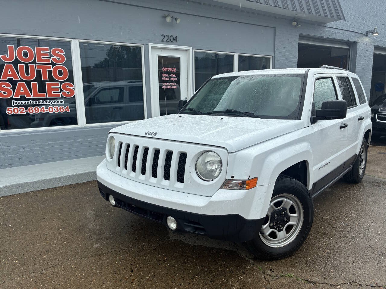 Used 2014 Jeep Patriot Sport FWD image 2