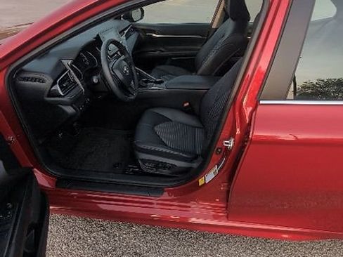 Used 2024 Toyota Camry SE w/ Convenience Package FWD image 11