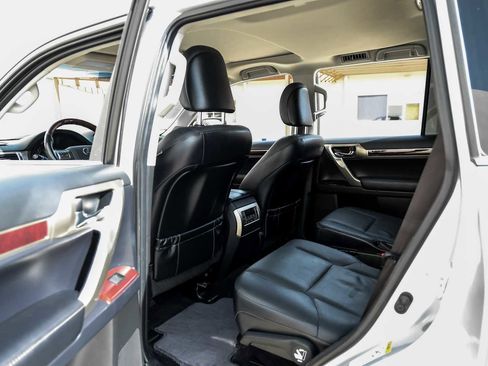 Used 2017 Lexus GX 460 Premium image 39