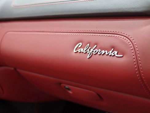 Used 2010 Ferrari California RWD image 23