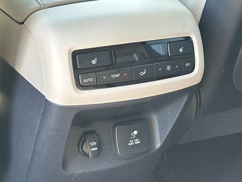 Used 2022 Hyundai Palisade SEL w/ 8P Bench Seat Package FWD image 18
