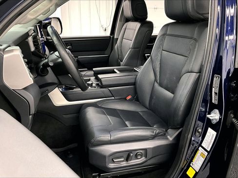 Used 2023 Toyota Tundra Limited AWD/4WD image 23
