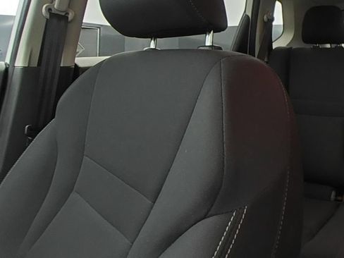 Used 2024 Nissan Rogue S FWD image 12